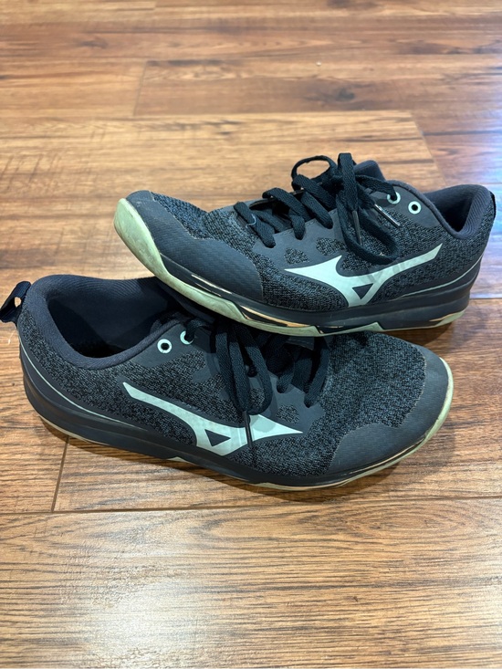 Mizuno Shoes - Mizuno Womens Black Running Shoes with Mint Accents size 8
